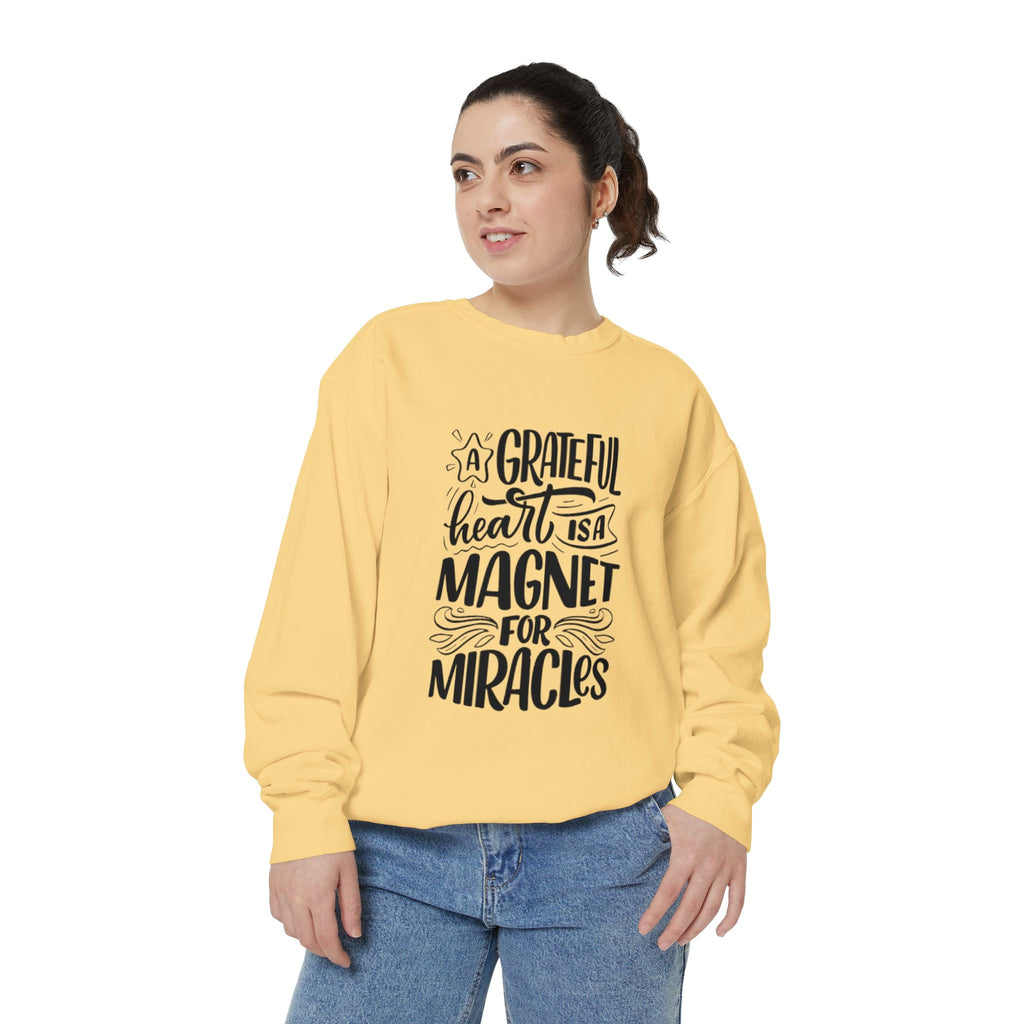 A Grateful Heart Is a Magnet for Miracles Sweatshirt | Inspirational Christian Crewneck | Faith & Gratitude Apparel – Bougie Pumpkin Boutique